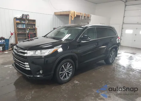 2018 Toyota Highlander Xle из США, поврежденный, VIN 5TDJZRFH8JS532011